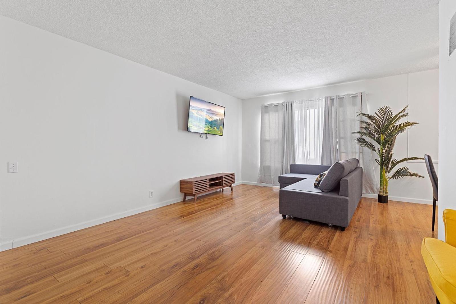 Cozy 1 Bedroom West Hollywood * Los Angeles